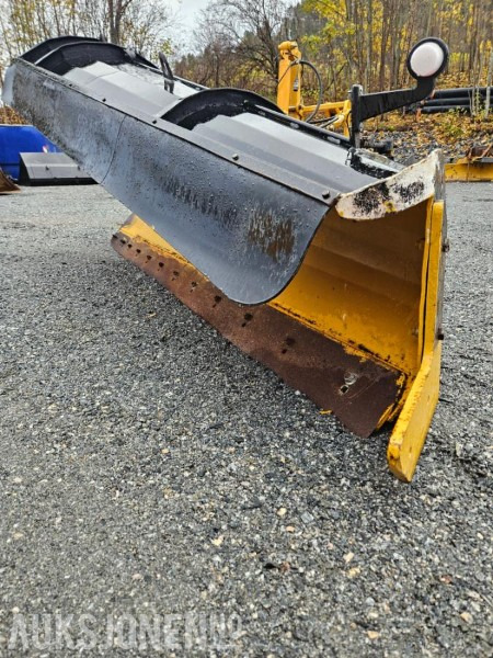 1992 Øveraasen diagonalplog DL 285 B - Største bredde 2900 mm - Med parallellogram - Hydraulisk løft - الآلات والماكينات الزراعية: صور 4 1992 Øveraasen diagonalplog DL 285 B - Største bredde 2900 mm - Med parallellogram - Hydraulisk løft - الآلات والماكينات الزراعية: صور 4