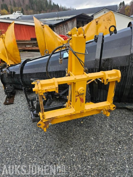 1992 Øveraasen diagonalplog DL 285 B - Største bredde 2900 mm - Med parallellogram - Hydraulisk løft - الآلات والماكينات الزراعية: صور 5 1992 Øveraasen diagonalplog DL 285 B - Største bredde 2900 mm - Med parallellogram - Hydraulisk løft - الآلات والماكينات الزراعية: صور 5