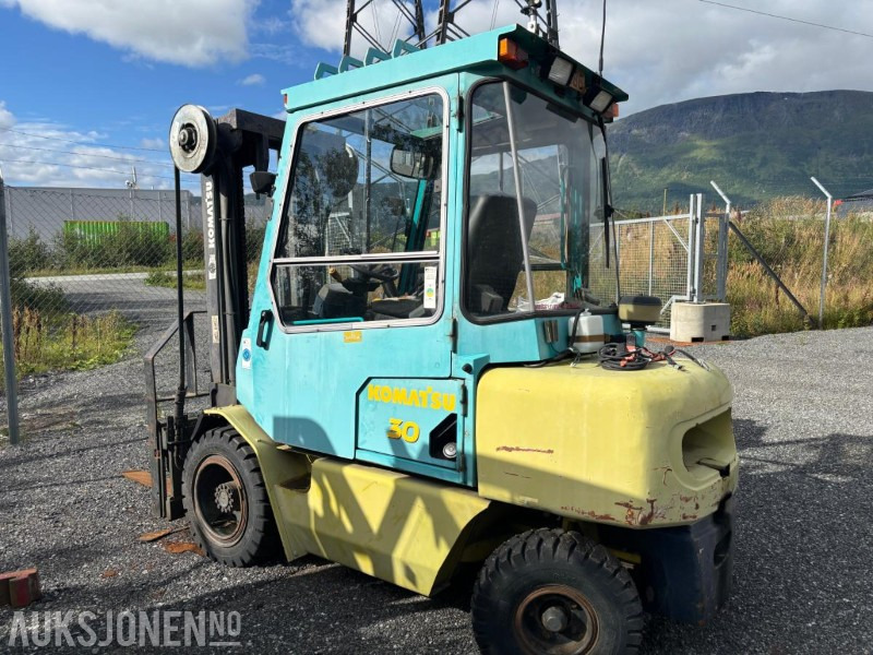 1996 Komatsu FD30T truck diesel - معدات المناولة: صور 2 1996 Komatsu FD30T truck diesel - معدات المناولة: صور 2