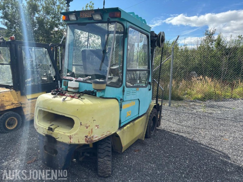 1996 Komatsu FD30T truck diesel - معدات المناولة: صور 4 1996 Komatsu FD30T truck diesel - معدات المناولة: صور 4