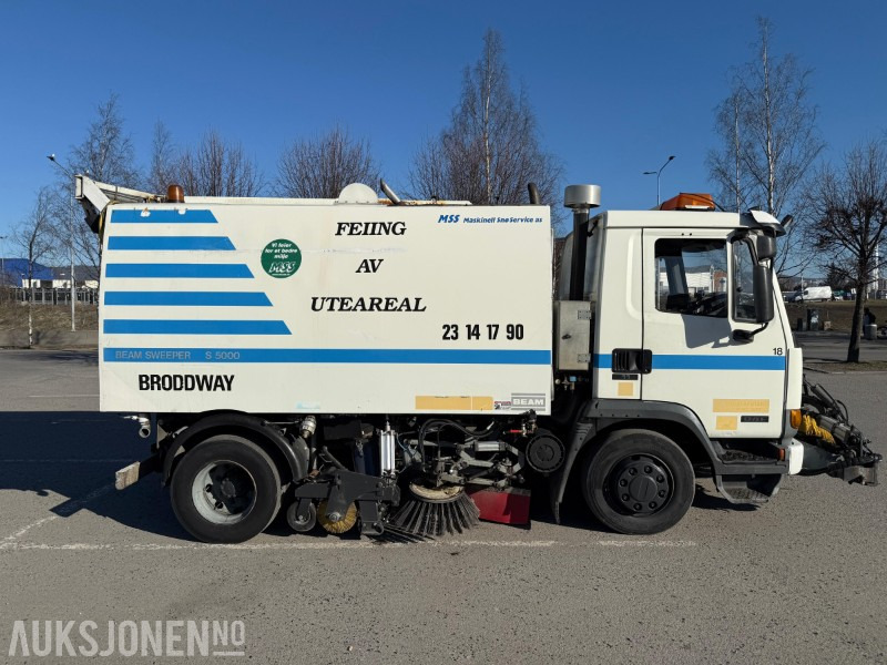 1997 DAF 45 180 TI feiebil, tilhengerfeste, nytt sug, kamera, ekstralys - سيارة بلدية: صور 4 1997 DAF 45 180 TI feiebil, tilhengerfeste, nytt sug, kamera, ekstralys - سيارة بلدية: صور 4