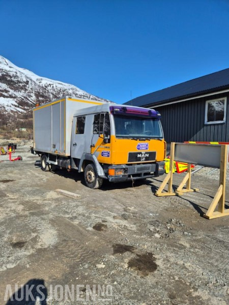 1997 MAN 10.224 LC Mannskapsbil med bakløft - 344980KM - بصندوق مغلق شاحنة: صور 1 1997 MAN 10.224 LC Mannskapsbil med bakløft - 344980KM - بصندوق مغلق شاحنة: صور 1