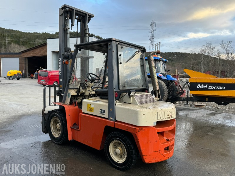 1998 Nissan 35 - Modell WF03A33U - Diesel - Motvektstruck - منصات هيدروليكية متنقلة: صور 3 1998 Nissan 35 - Modell WF03A33U - Diesel - Motvektstruck - منصات هيدروليكية متنقلة: صور 3