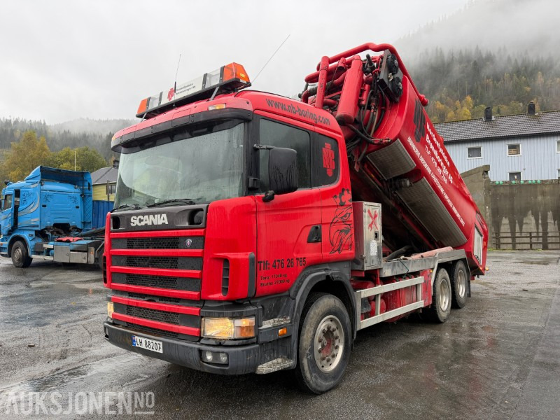 1999 Scania R124 Spyle/sugebil med Korp&Son påbygg - سيارة بلدية: صور 1 1999 Scania R124 Spyle/sugebil med Korp&Son påbygg - سيارة بلدية: صور 1