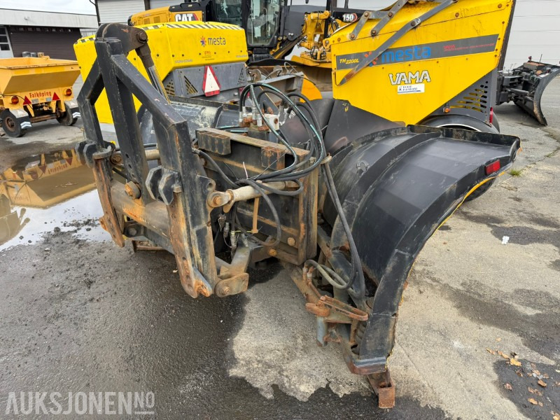 1999 Tellefsdal V-2700HS V-Plog - الآلات والماكينات الزراعية: صور 5 1999 Tellefsdal V-2700HS V-Plog - الآلات والماكينات الزراعية: صور 5