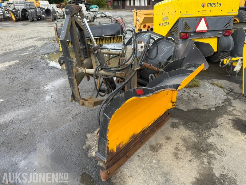 1999 Tellefsdal V-2700HS V-Plog - الآلات والماكينات الزراعية: صور 4 1999 Tellefsdal V-2700HS V-Plog - الآلات والماكينات الزراعية: صور 4