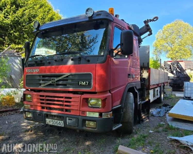 1999 Volvo FM7 42R 4X2 Reparasjonsobjekt Hiab 195-4 - شاحنة كرين: صور 1 1999 Volvo FM7 42R 4X2 Reparasjonsobjekt Hiab 195-4 - شاحنة كرين: صور 1