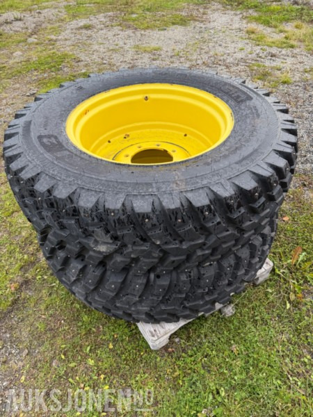 2 STK TRAKTORHJUL NOKIAN TYRES TRI 2 400/80R28 - الآلات والماكينات الزراعية: صور 1 2 STK TRAKTORHJUL NOKIAN TYRES TRI 2 400/80R28 - الآلات والماكينات الزراعية: صور 1