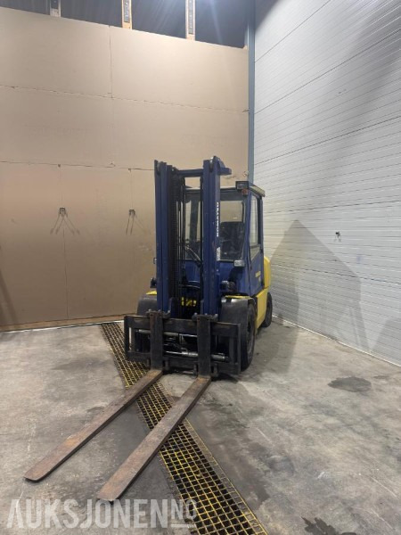 2000 Komatsu FD 45-7 Truck - معدات المناولة: صور 2 2000 Komatsu FD 45-7 Truck - معدات المناولة: صور 2