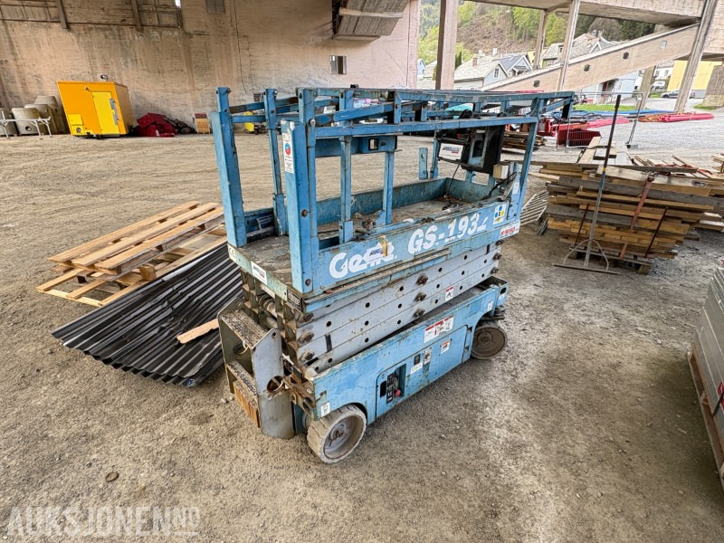2002 Genie GS-1932 - 277 timer - منصات هيدروليكية متنقلة: صور 3 2002 Genie GS-1932 - 277 timer - منصات هيدروليكية متنقلة: صور 3