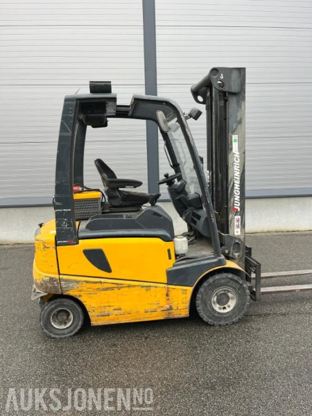 2002 Jungheinrich EFG-VAC 22 - Gaffeltruck - Truck - معدات المناولة: صور 4 2002 Jungheinrich EFG-VAC 22 - Gaffeltruck - Truck - معدات المناولة: صور 4