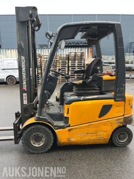 2002 Jungheinrich EFG-VAC 22 - Gaffeltruck - Truck - معدات المناولة: صور 1 2002 Jungheinrich EFG-VAC 22 - Gaffeltruck - Truck - معدات المناولة: صور 1