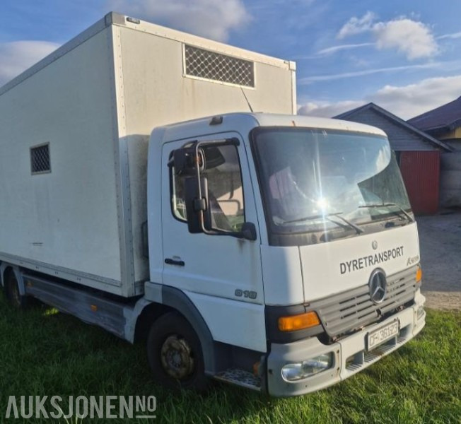 2003 Mercedes-Benz 818 - Skapbil/dyretansportbil - شاحنة نقل المواشي شاحنة: صور 4 2003 Mercedes-Benz 818 - Skapbil/dyretansportbil - شاحنة نقل المواشي شاحنة: صور 4
