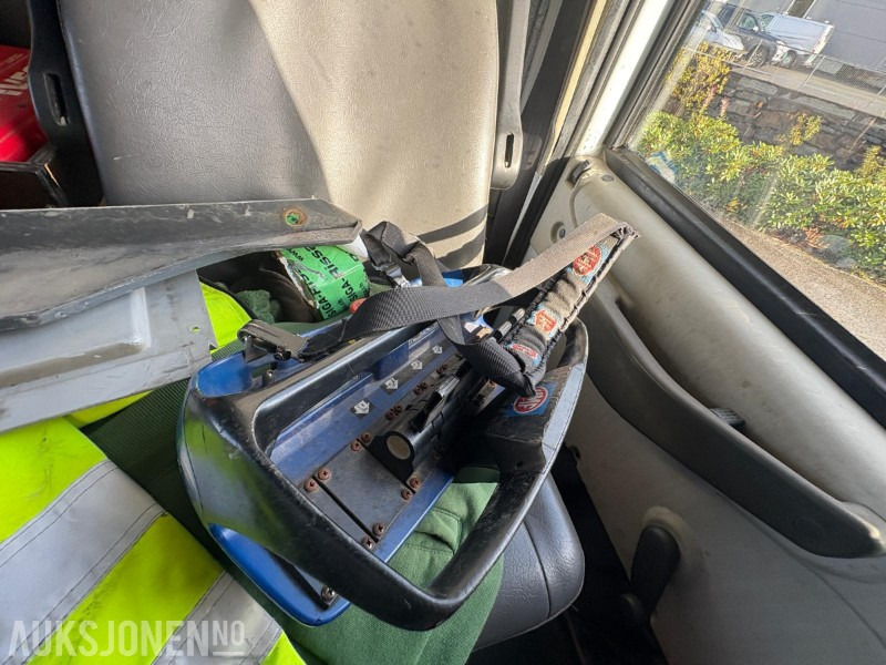 شاحنة كرين 2004 Iveco 120E24 EUROCARGO kranbil - registrert for 5 sitteplasser: صور 10 شاحنة كرين 2004 Iveco 120E24 EUROCARGO kranbil - registrert for 5 sitteplasser: صور 10