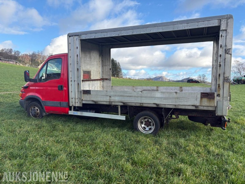 2004 Iveco Daily Med aluminiums plan og kapell ramme - شاحنات مسطحة: صور 4 2004 Iveco Daily Med aluminiums plan og kapell ramme - شاحنات مسطحة: صور 4