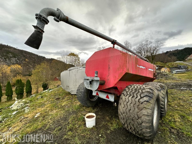 2005 MOI BG 8 Gjødselvogn m/Vogelsang spreder - الآلات والماكينات الزراعية: صور 5 2005 MOI BG 8 Gjødselvogn m/Vogelsang spreder - الآلات والماكينات الزراعية: صور 5