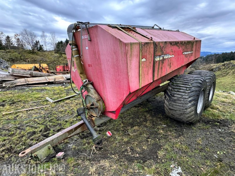 2005 MOI BG 8 Gjødselvogn m/Vogelsang spreder - الآلات والماكينات الزراعية: صور 1 2005 MOI BG 8 Gjødselvogn m/Vogelsang spreder - الآلات والماكينات الزراعية: صور 1