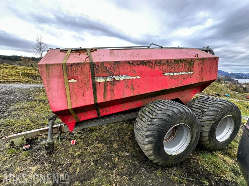 2005 MOI BG 8 Gjødselvogn m/Vogelsang spreder - الآلات والماكينات الزراعية: صور 2 2005 MOI BG 8 Gjødselvogn m/Vogelsang spreder - الآلات والماكينات الزراعية: صور 2