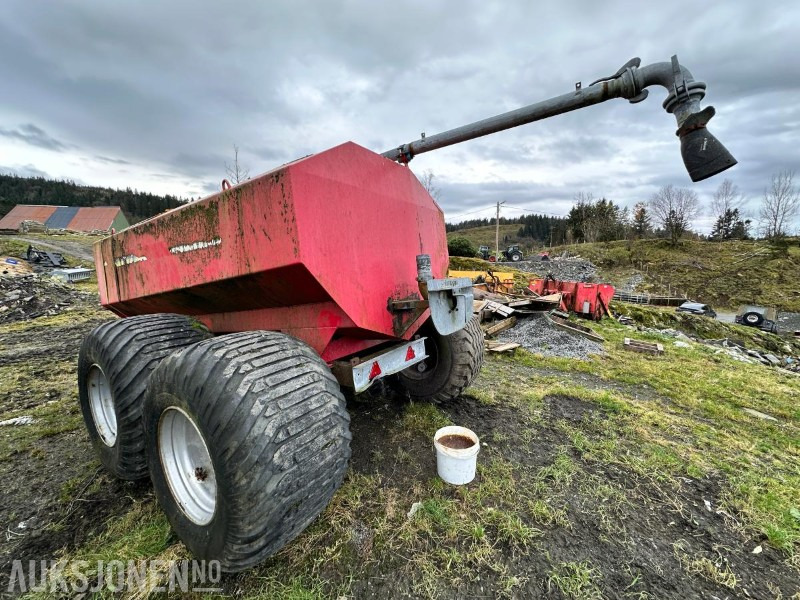 2005 MOI BG 8 Gjødselvogn m/Vogelsang spreder - الآلات والماكينات الزراعية: صور 3 2005 MOI BG 8 Gjødselvogn m/Vogelsang spreder - الآلات والماكينات الزراعية: صور 3
