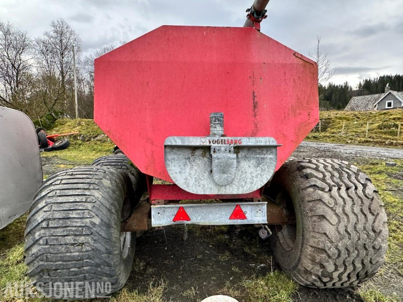 2005 MOI BG 8 Gjødselvogn m/Vogelsang spreder - الآلات والماكينات الزراعية: صور 4 2005 MOI BG 8 Gjødselvogn m/Vogelsang spreder - الآلات والماكينات الزراعية: صور 4