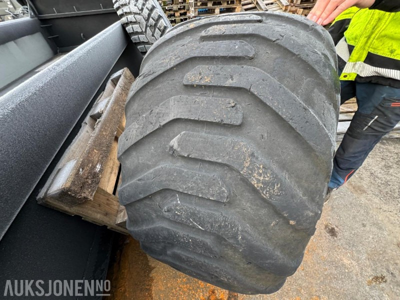 2005 Nokian ELS 600/50 R22.5 – brukt dekk på forsterka felg - الآلات والماكينات الزراعية: صور 3 2005 Nokian ELS 600/50 R22.5 – brukt dekk på forsterka felg - الآلات والماكينات الزراعية: صور 3