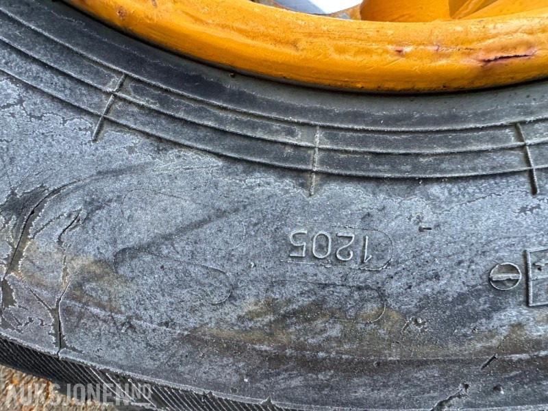 2005 Nokian ELS 600/50 R22.5 – brukt dekk på forsterka felg - الآلات والماكينات الزراعية: صور 5 2005 Nokian ELS 600/50 R22.5 – brukt dekk på forsterka felg - الآلات والماكينات الزراعية: صور 5
