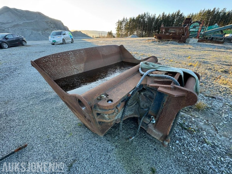 2005 SMP pusseskuffe med hydraulisk tilt / S70 feste - ملحقات - آلات البناء: صور 3 2005 SMP pusseskuffe med hydraulisk tilt / S70 feste - ملحقات - آلات البناء: صور 3