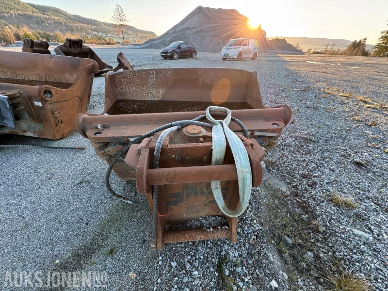 2005 SMP pusseskuffe med hydraulisk tilt / S70 feste - ملحقات - آلات البناء: صور 4 2005 SMP pusseskuffe med hydraulisk tilt / S70 feste - ملحقات - آلات البناء: صور 4