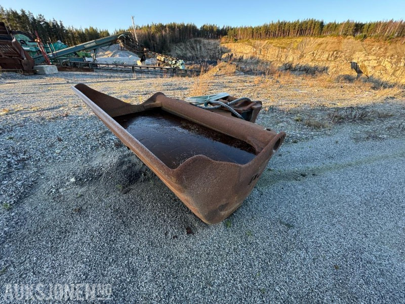 2005 SMP pusseskuffe med hydraulisk tilt / S70 feste - ملحقات - آلات البناء: صور 1 2005 SMP pusseskuffe med hydraulisk tilt / S70 feste - ملحقات - آلات البناء: صور 1