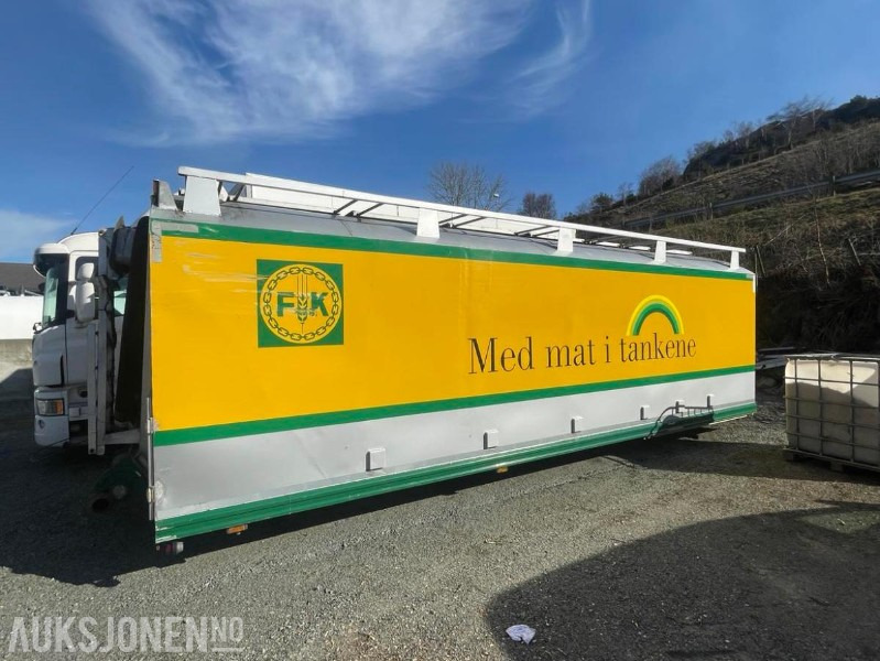 2005 Tank til mel og korn - Bulk-transport - 35 000 liter - Tipp kydraulikk - 7 rom - Kamera - Sluser - Hjelperamme. - شاحنة: صور 3 2005 Tank til mel og korn - Bulk-transport - 35 000 liter - Tipp kydraulikk - 7 rom - Kamera - Sluser - Hjelperamme. - شاحنة: صور 3