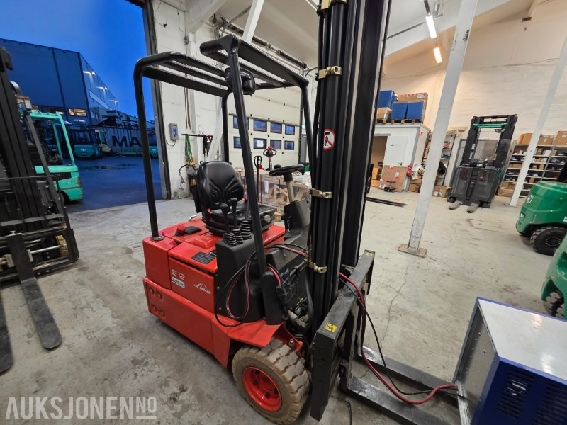 2006 Linde E12 truck kun 242 timer - معدات المناولة: صور 4 2006 Linde E12 truck kun 242 timer - معدات المناولة: صور 4