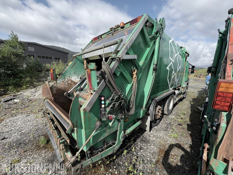 2006 Scania P380 2-kammers komprimatorbil - renovasjonsbil - bossbil - شاحنة القمامة: صور 3 2006 Scania P380 2-kammers komprimatorbil - renovasjonsbil - bossbil - شاحنة القمامة: صور 3