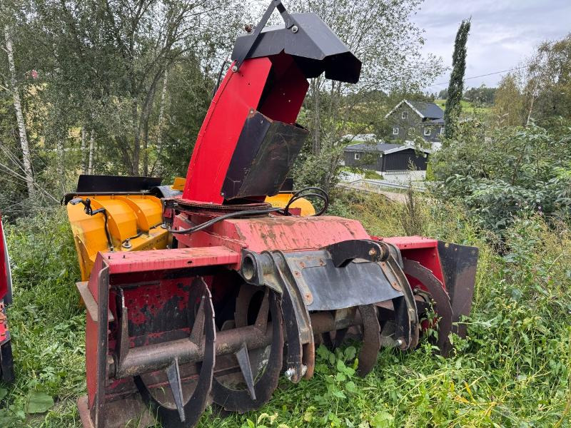 2006 Tokvam 260 THS 2-trinns snøfreser med 3-punkt feste - الآلات والماكينات الزراعية: صور 1 2006 Tokvam 260 THS 2-trinns snøfreser med 3-punkt feste - الآلات والماكينات الزراعية: صور 1