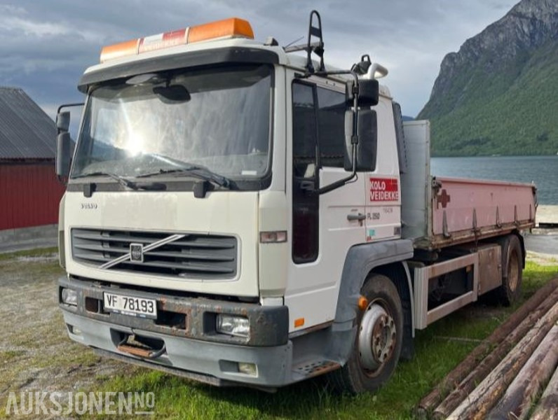 2006 Volvo FL6 H4X2, med 3 veistipp - قلابات: صور 1 2006 Volvo FL6 H4X2, med 3 veistipp - قلابات: صور 1