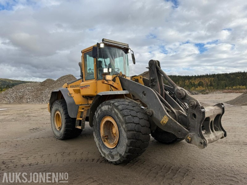 2006 Volvo L120E - Sentralsmøring - 14887 timer - اللودر بعجل: صور 3 2006 Volvo L120E - Sentralsmøring - 14887 timer - اللودر بعجل: صور 3