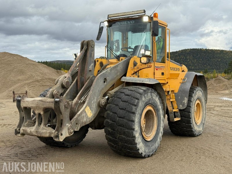 2006 Volvo L120E - Sentralsmøring - 14887 timer - اللودر بعجل: صور 1 2006 Volvo L120E - Sentralsmøring - 14887 timer - اللودر بعجل: صور 1