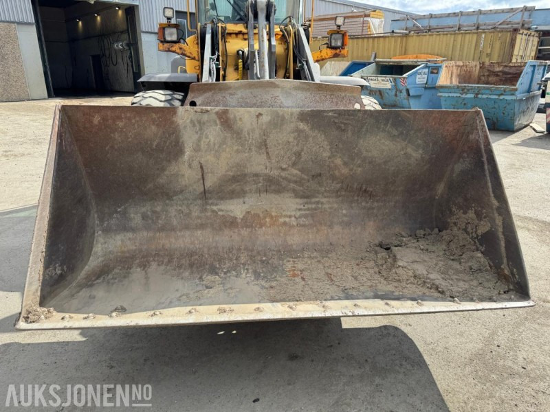 2006 Volvo L70E med skuffe - اللودر بعجل: صور 3 2006 Volvo L70E med skuffe - اللودر بعجل: صور 3