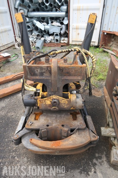 2007 Engcon Tiltrotator med B27 feste - 2 slanger - låsekassett - ملحقات - آلات البناء: صور 4 2007 Engcon Tiltrotator med B27 feste - 2 slanger - låsekassett - ملحقات - آلات البناء: صور 4
