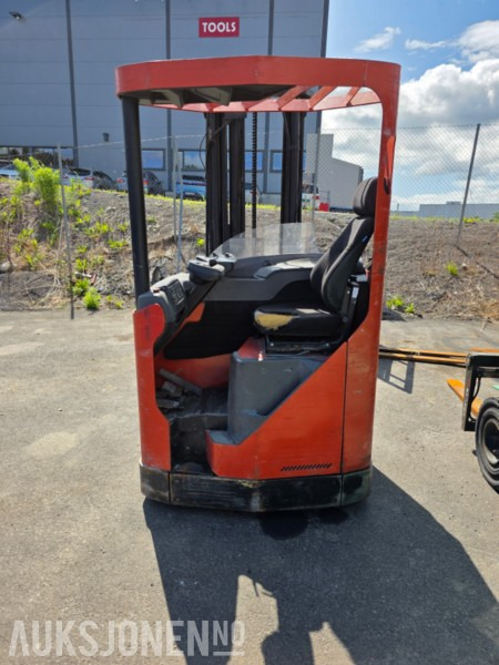 2008 BT RR B2 reach/støttebein truck - معدات المناولة: صور 5 2008 BT RR B2 reach/støttebein truck - معدات المناولة: صور 5