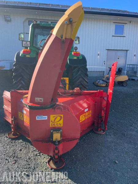 2008 Duun Vf 252 snøfres - الآلات والماكينات الزراعية: صور 4 2008 Duun Vf 252 snøfres - الآلات والماكينات الزراعية: صور 4