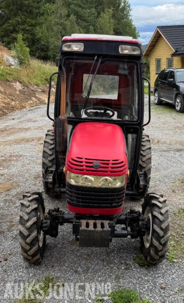 2008 Jinma 254 traktor 4x4 Diesel med snøfres, klettskuffe(fast) og triangelfeste - Kun 655,2 timer - جرار: صور 2 2008 Jinma 254 traktor 4x4 Diesel med snøfres, klettskuffe(fast) og triangelfeste - Kun 655,2 timer - جرار: صور 2