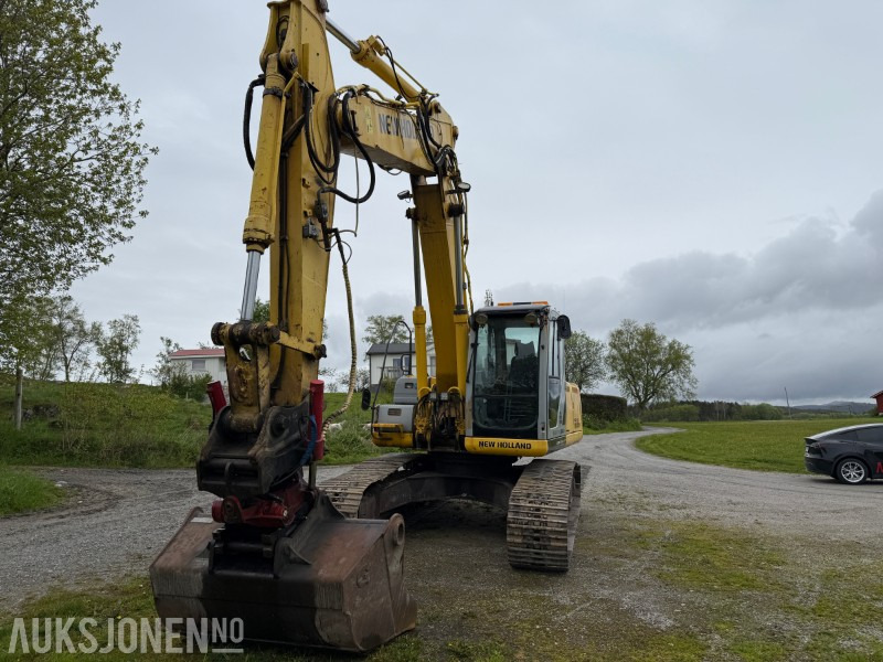 2008 Kobelco E215B Beltegraver - 2 skuffer - Rotortilt og leddet bom - حفارة: صور 2 2008 Kobelco E215B Beltegraver - 2 skuffer - Rotortilt og leddet bom - حفارة: صور 2