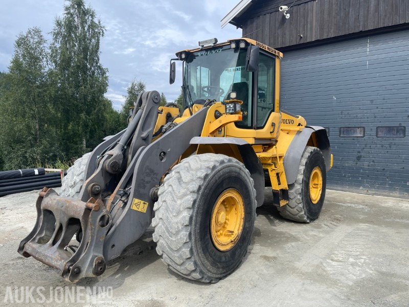 2008 Volvo L110F hjullaster med skuff - sentralsmøring - 3/4 funksjon-Skriver med vekt-kamera - ekstra lys - اللودر بعجل: صور 1 2008 Volvo L110F hjullaster med skuff - sentralsmøring - 3/4 funksjon-Skriver med vekt-kamera - ekstra lys - اللودر بعجل: صور 1
