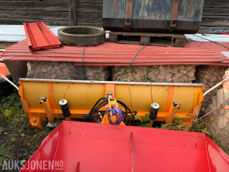 2008 ZAUGG AG Eggiwil (Sveits) G8K-240 snøskjær / snøplog - الآلات والماكينات الزراعية: صور 1 2008 ZAUGG AG Eggiwil (Sveits) G8K-240 snøskjær / snøplog - الآلات والماكينات الزراعية: صور 1