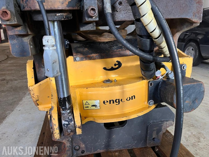 2009 Engcon EC30 Rotortilt - S70 Feste - ملحقات - آلات البناء: صور 4 2009 Engcon EC30 Rotortilt - S70 Feste - ملحقات - آلات البناء: صور 4