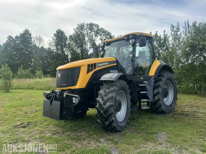 2009 JCB 8250 FASTTRAC - جرار: صور 1 2009 JCB 8250 FASTTRAC - جرار: صور 1