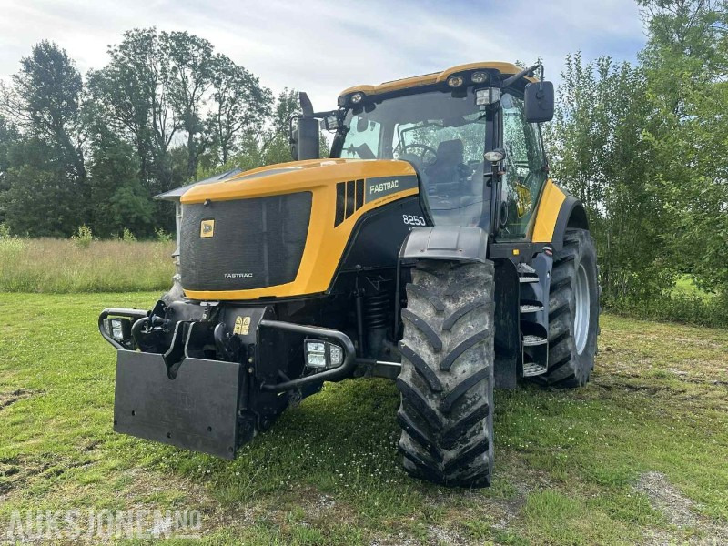 2009 JCB 8250 FASTTRAC - جرار: صور 2 2009 JCB 8250 FASTTRAC - جرار: صور 2