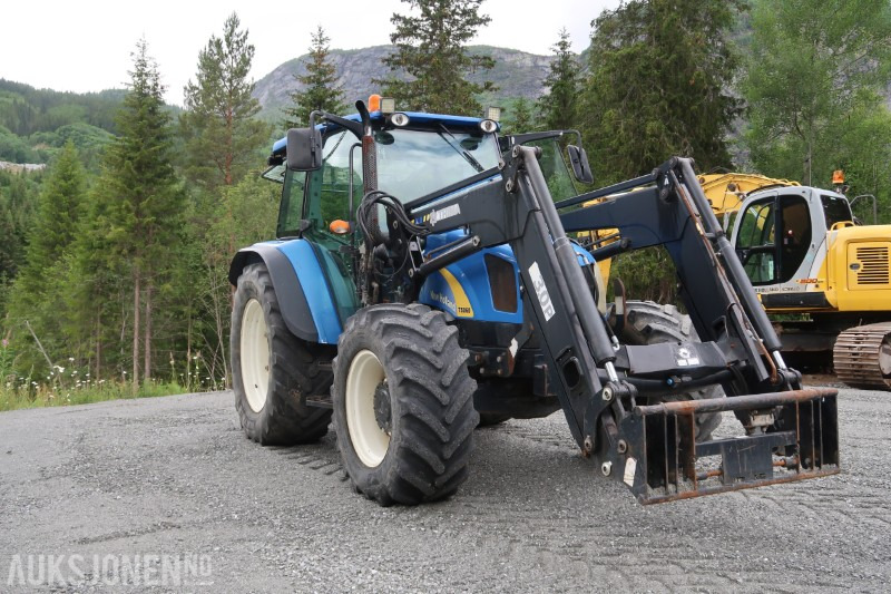2009 New Holland T5060 Traktor / 8550 timer - جرار: صور 5 2009 New Holland T5060 Traktor / 8550 timer - جرار: صور 5