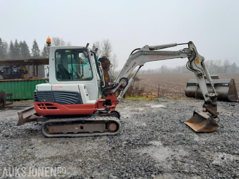2009 Takeuchi ABS TB235 Gravemaskin / Minigraver - حفارة مصغرة: صور 4 2009 Takeuchi ABS TB235 Gravemaskin / Minigraver - حفارة مصغرة: صور 4