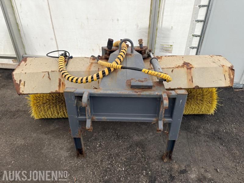 2009 Vilakone kost, Trime-feste, stått på en Wille - ملحقات - آلات البناء: صور 2 2009 Vilakone kost, Trime-feste, stått på en Wille - ملحقات - آلات البناء: صور 2